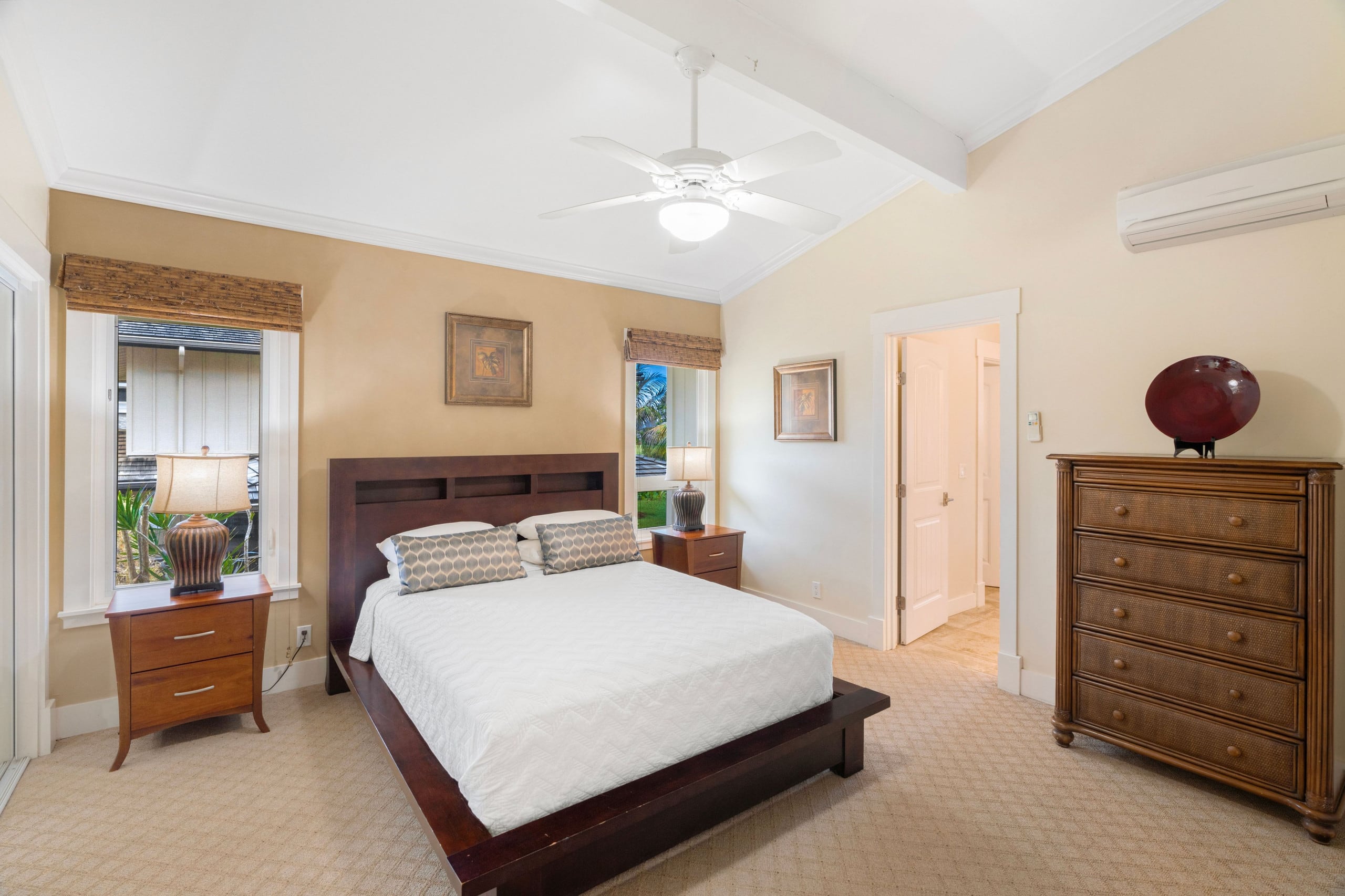 Home in Princeville · ★4.85 · 4 bedrooms · 8 beds · 2.5 private baths - Image 44