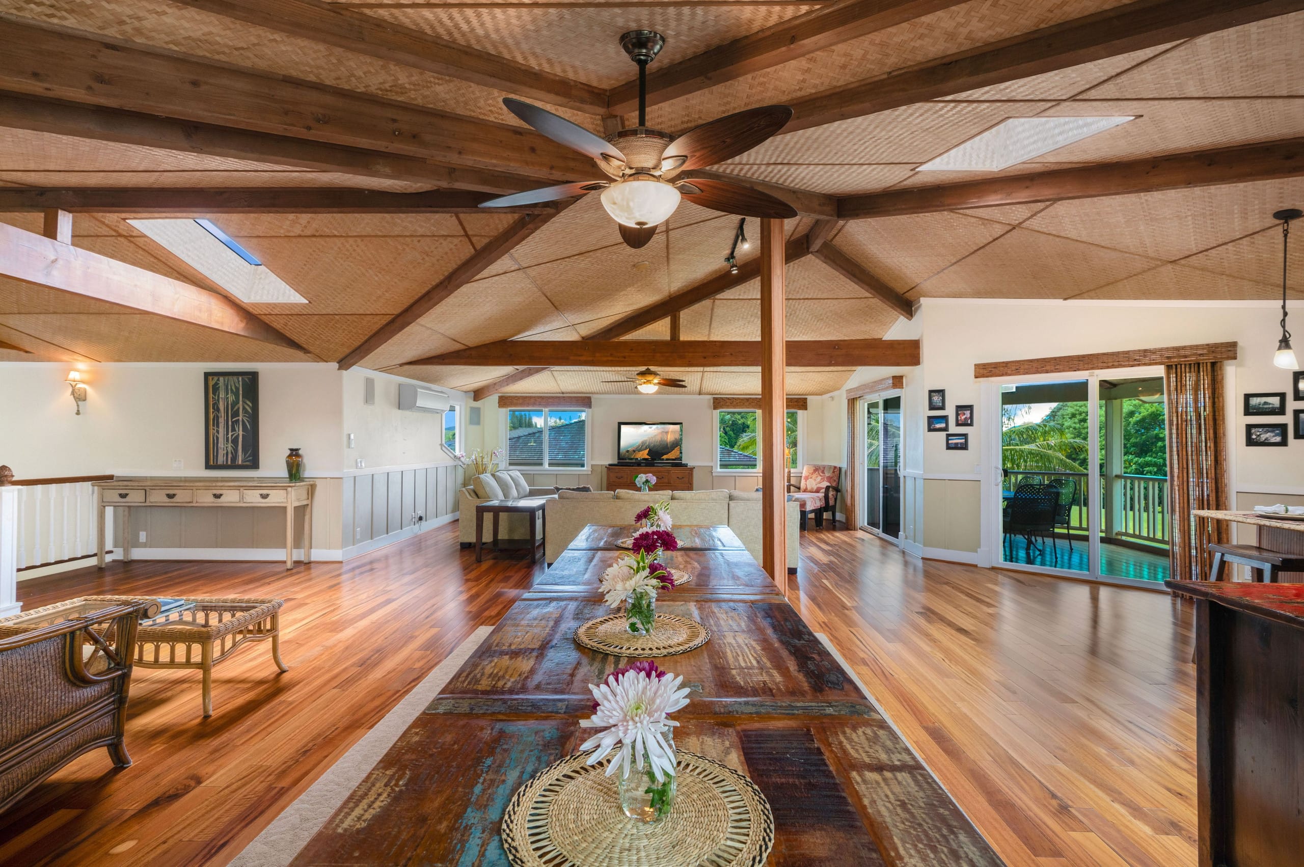 Home in Princeville · ★4.85 · 4 bedrooms · 8 beds · 2.5 private baths - Image 21