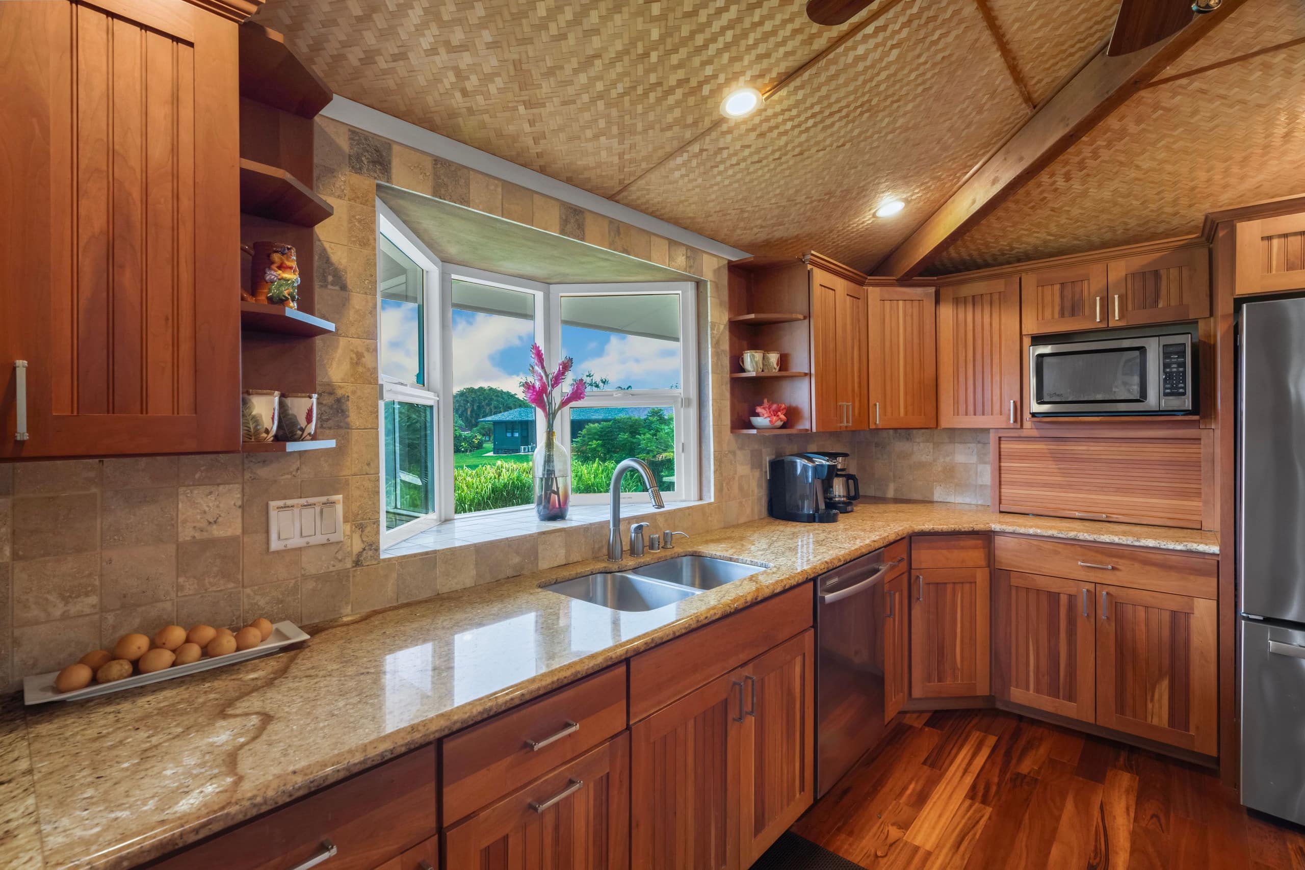 Home in Princeville · ★4.85 · 4 bedrooms · 8 beds · 2.5 private baths - Image 17