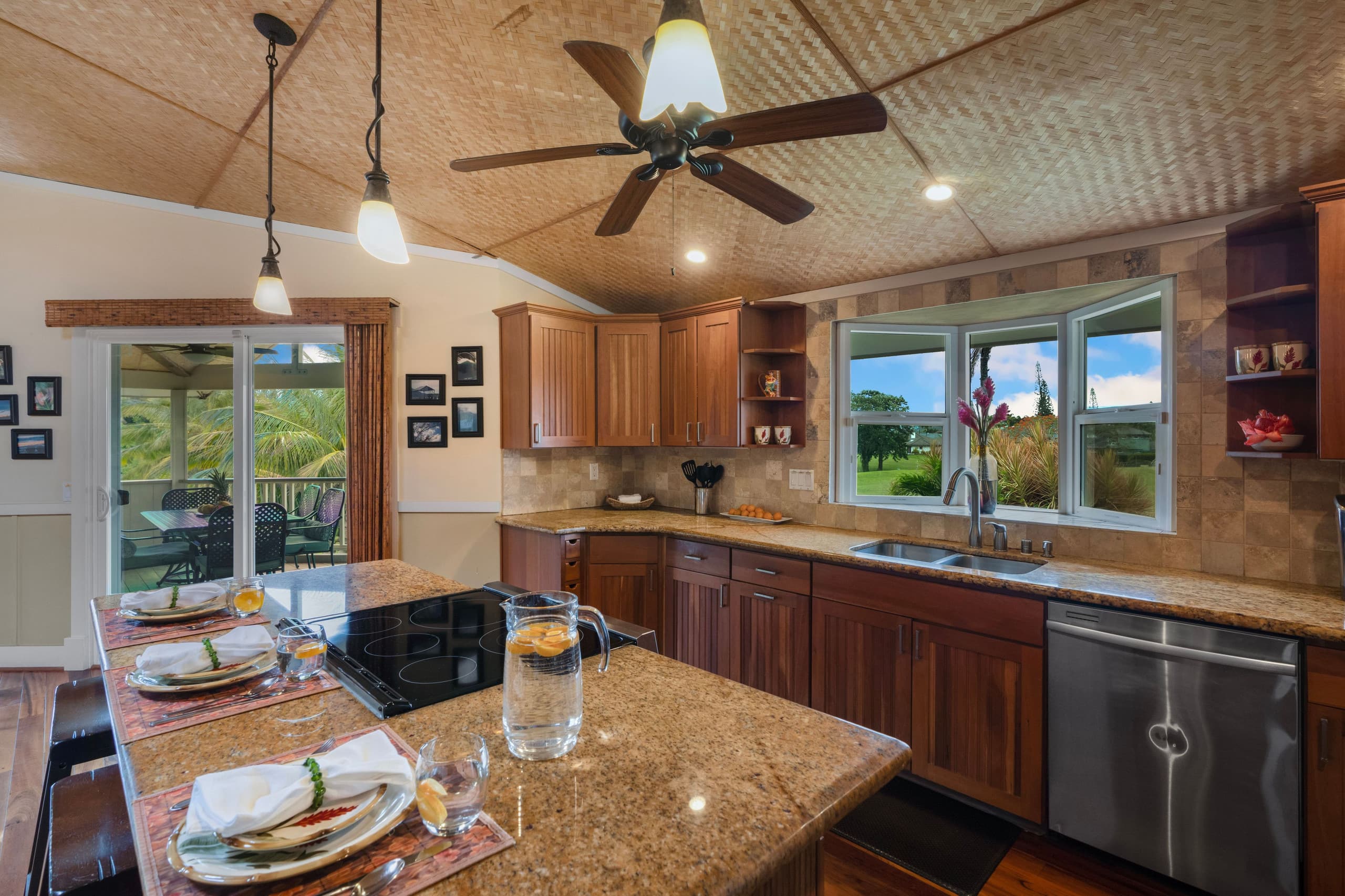 Home in Princeville · ★4.85 · 4 bedrooms · 8 beds · 2.5 private baths - Image 18
