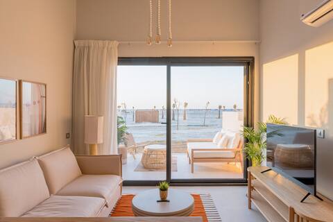 Lemon Spaces Light Seaview Cabin