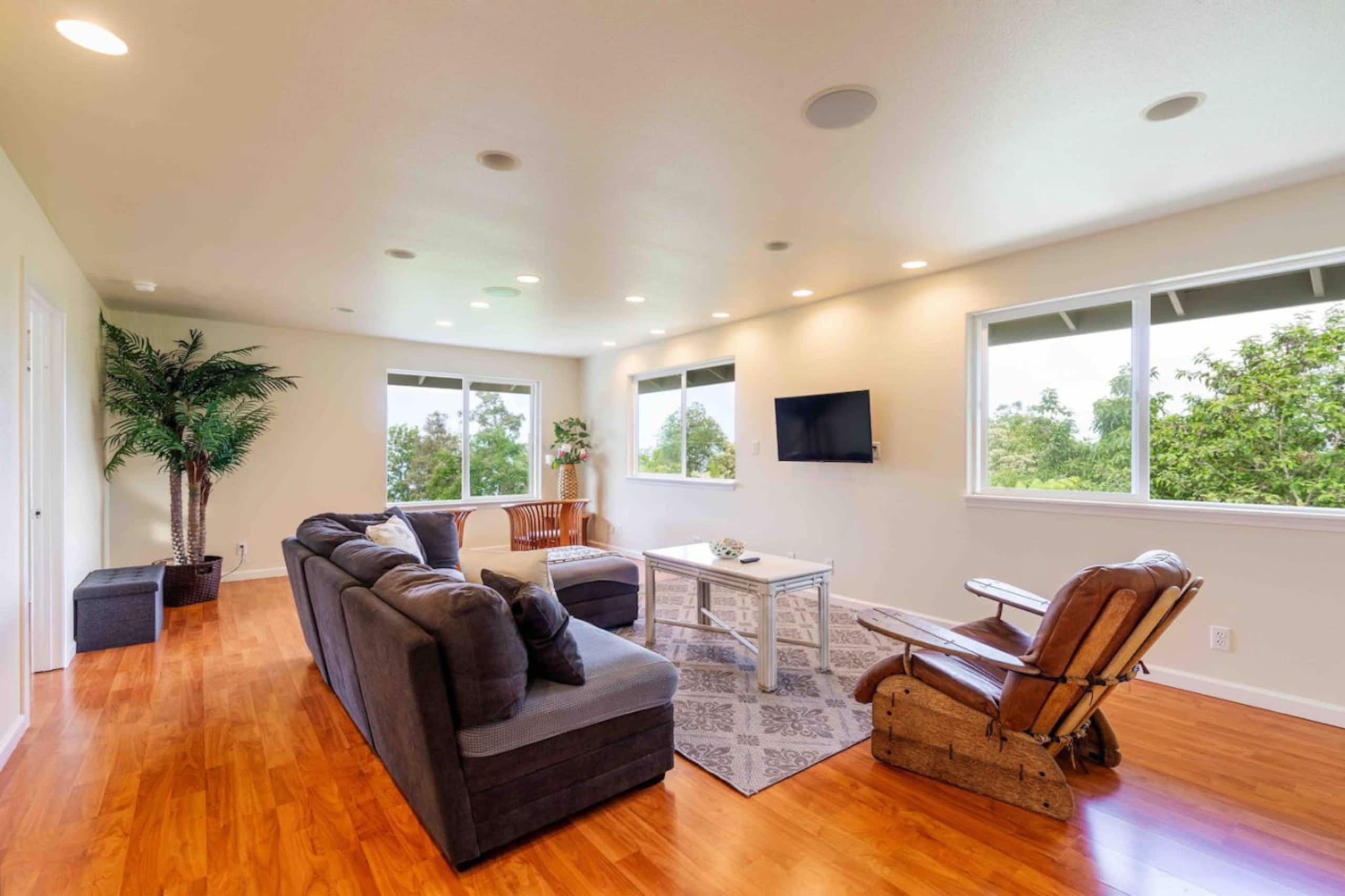 Home in Kailua-Kona · ★4.83 · 5 bedrooms · 2 beds · 2.5 private baths - Image 1