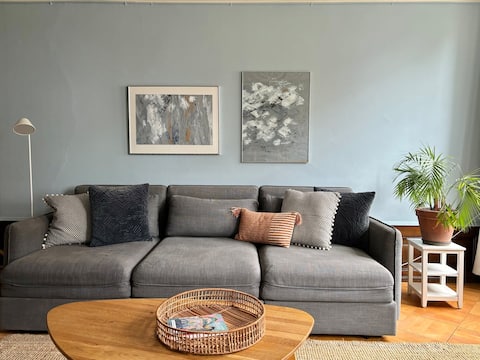 Successful Airbnb property: Bright & Stylish | Heart of Old City | Superhosts in Bern