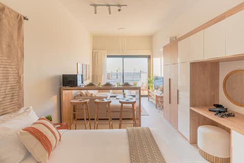 Lemon Spaces Light Beach-Front Cabin