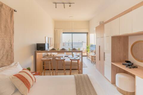 Lemon Spaces Light Beach-Front Cabin