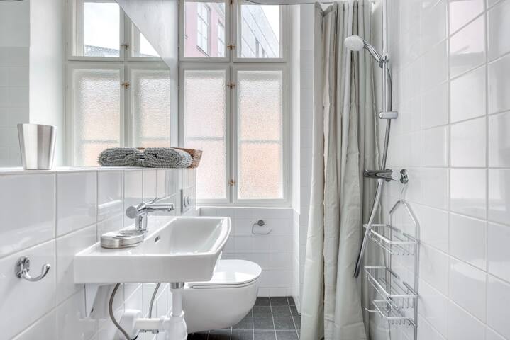 Superb 2BR Apartment in Best CPH Location gallery image 5