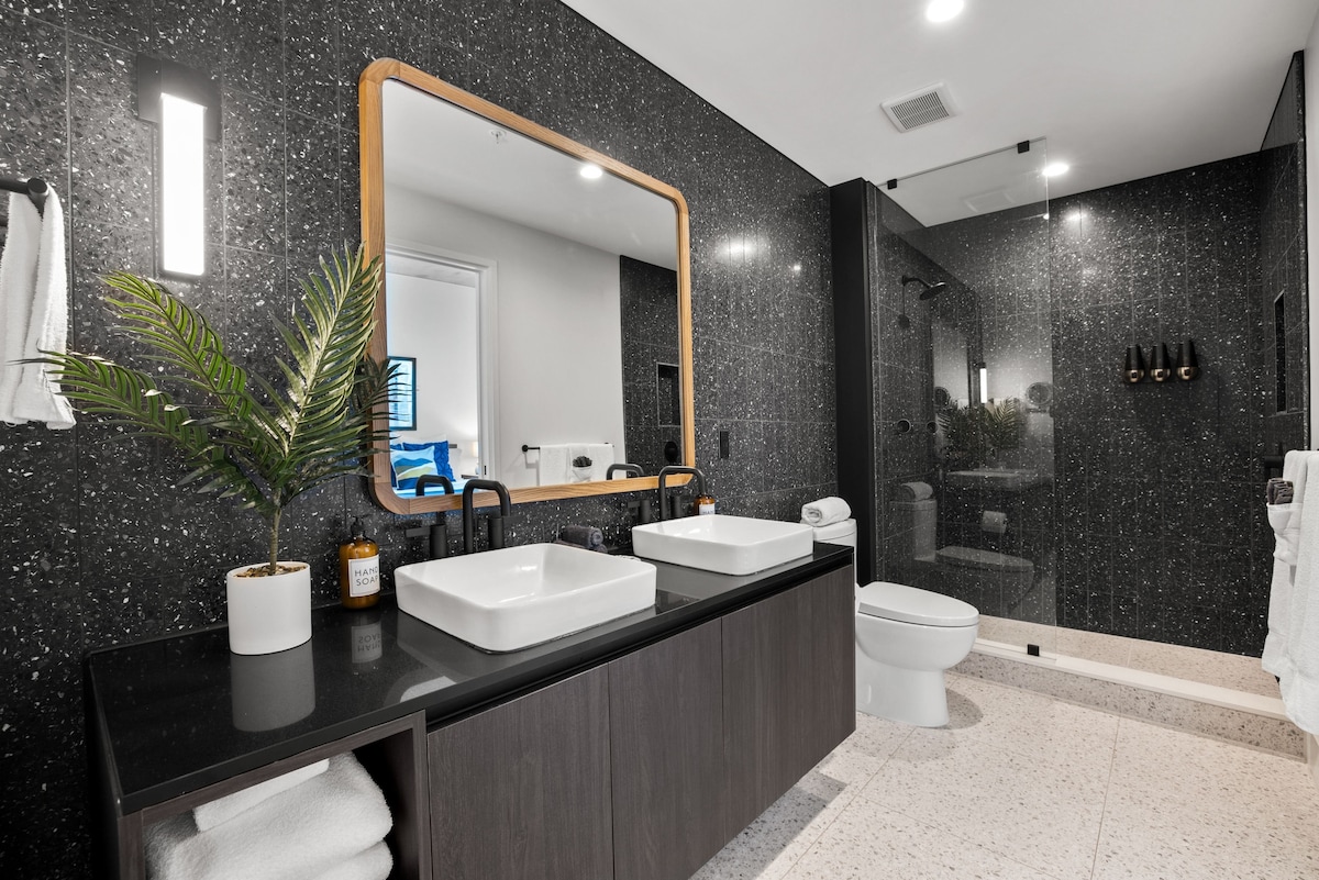 Heavenly Luxury on Rainey ST | Epic Rooftop Pool