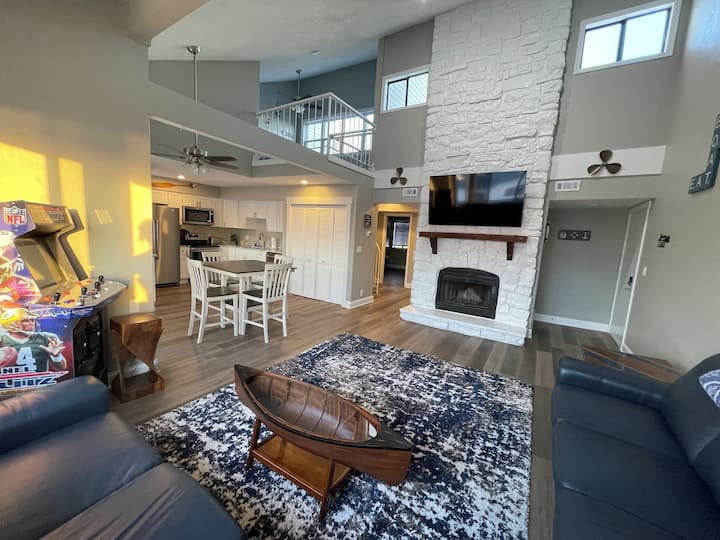 Breathtaking Lake & Pool Views, In Osage Beach! - Lake Ozark, MO