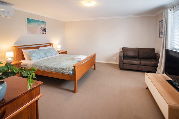 Chambre à l'étage (climatisation INSTALLÉE)