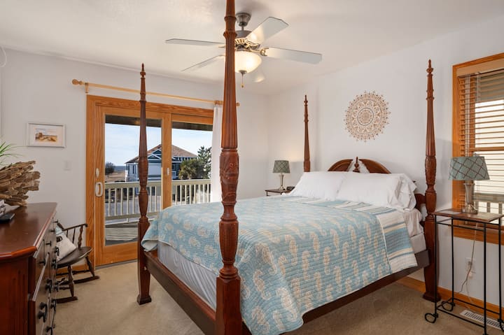 MS07: Seas The Day | ML Bedroom 2 - Queen with Deck Access