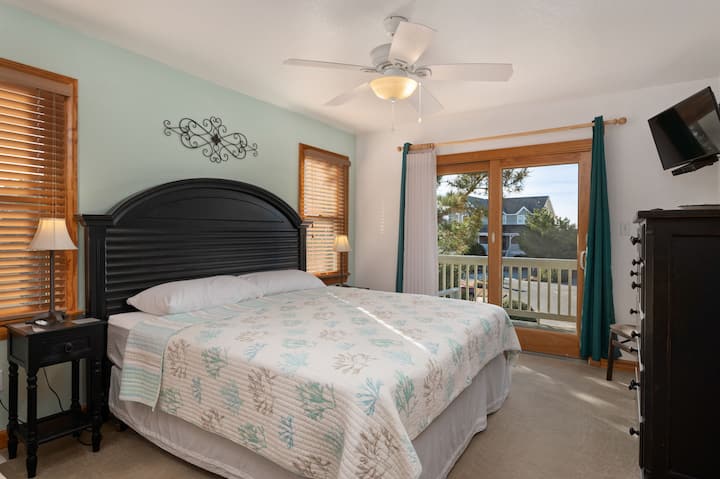 MS07: Seas The Day | ML Bedroom 4 - King Bed, Private Bath, Private Deck Access