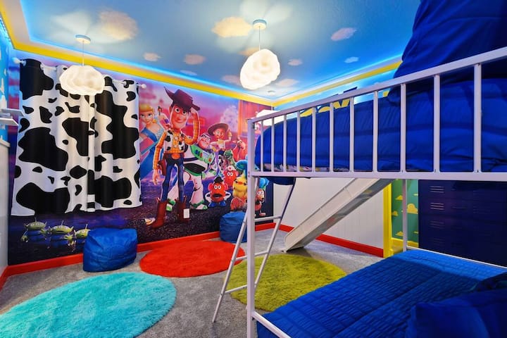 غرفة نوم قصة الألعاب