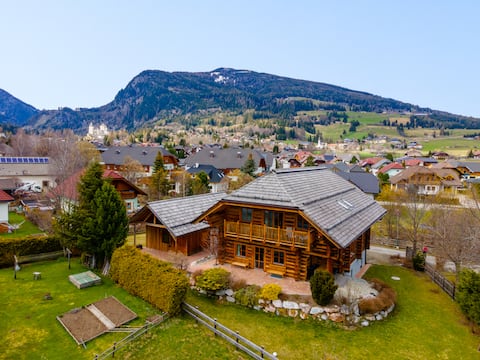 Beautiful wooden log house with sauna and garden