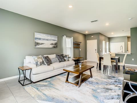 Successful Airbnb property: 13 miles to Mayo Clinic! in Baymeadows