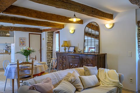 Ty Cottage – Small Cottage with Garden