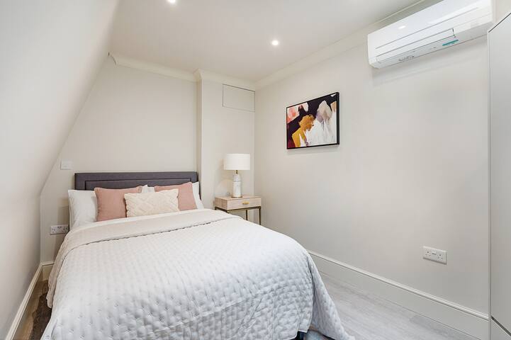 Marble Arch Suite 9 gallery image 4