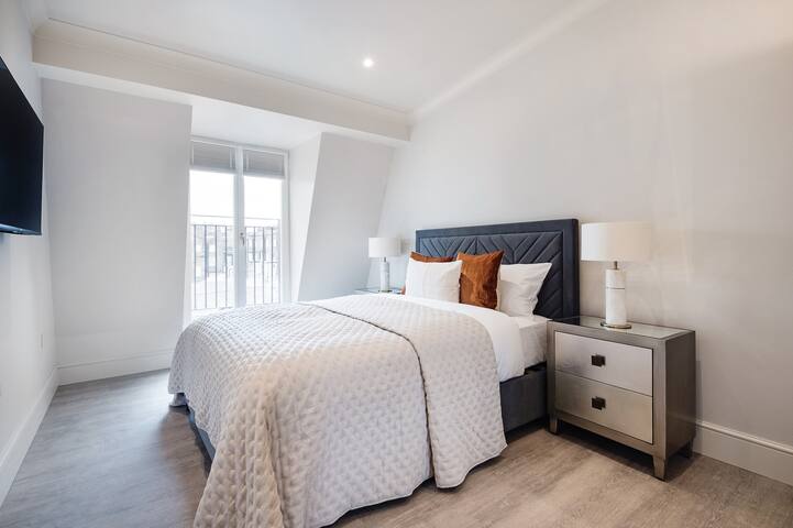 Marble Arch Suite 9 gallery image 3