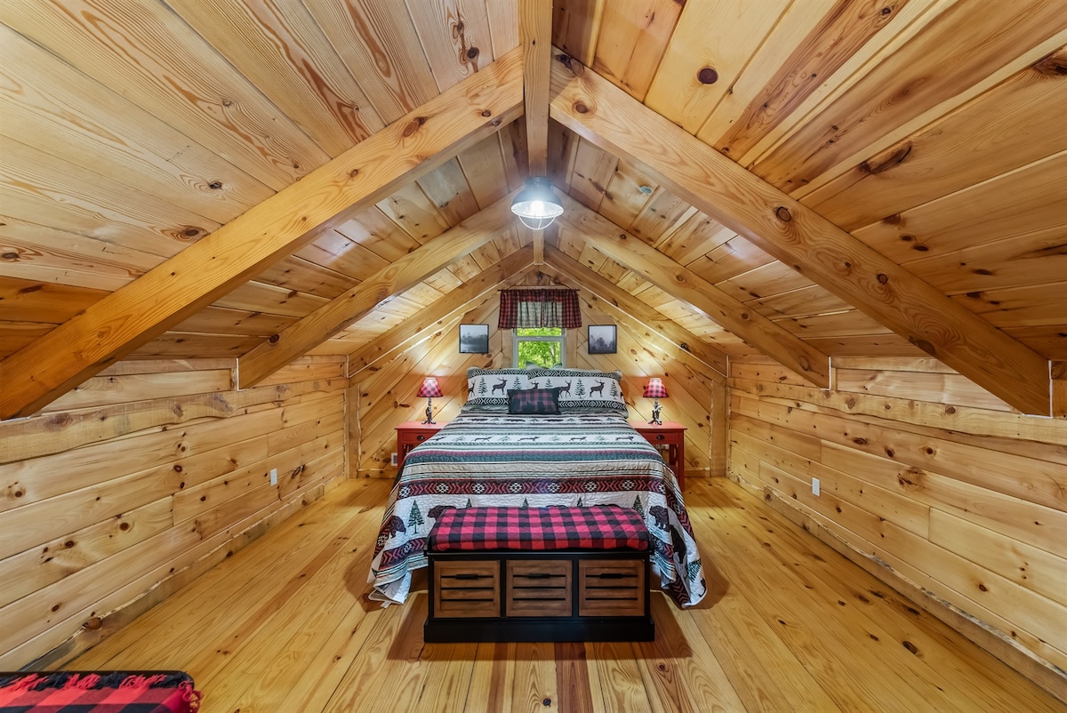 Spálňa s manželskou posteľou Queen na pos