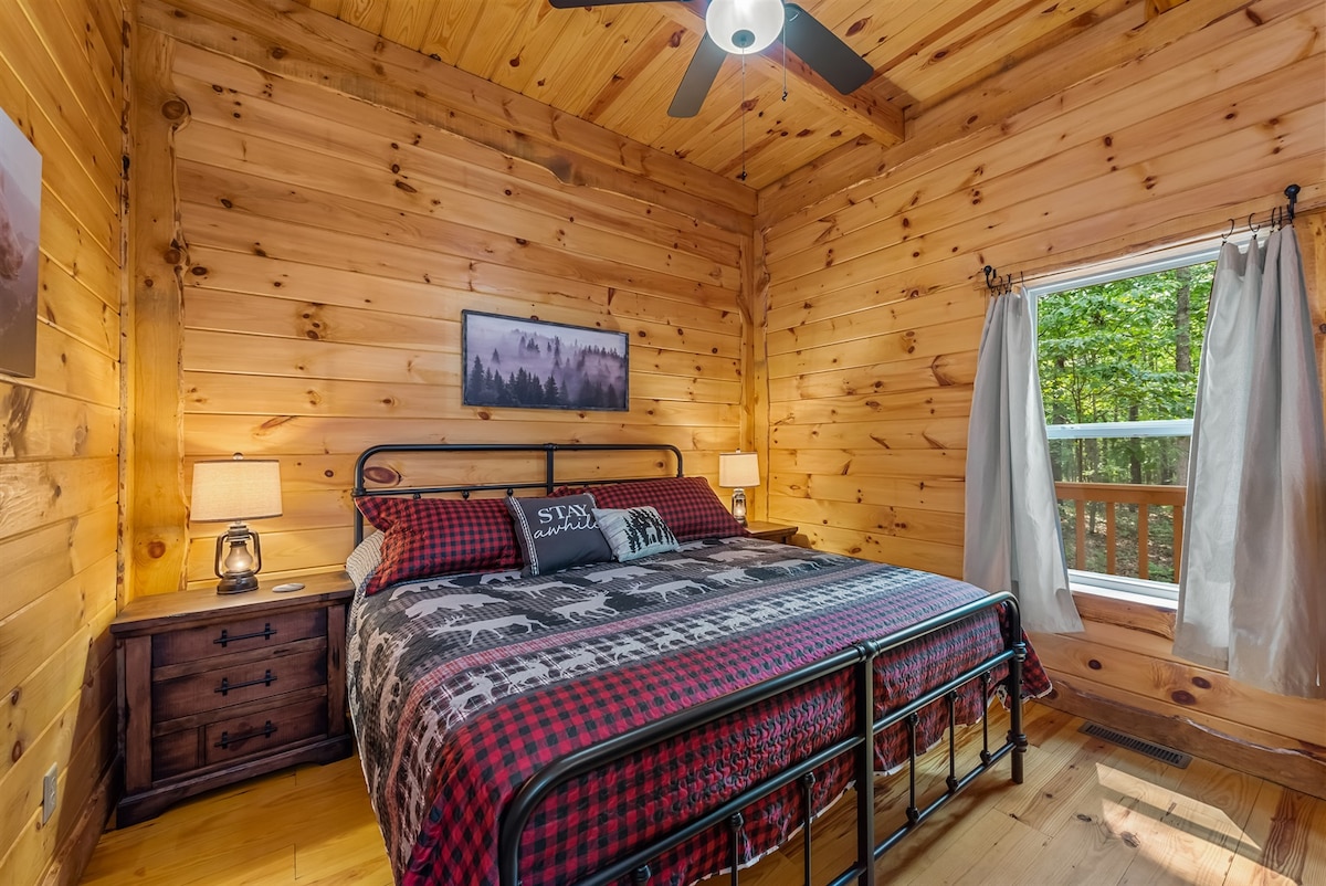 Spálňa s manželskou posteľou King sa nachádza na prízemí