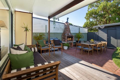 Amaroo - Pet Friendly - 2 Mins Walk to Beach