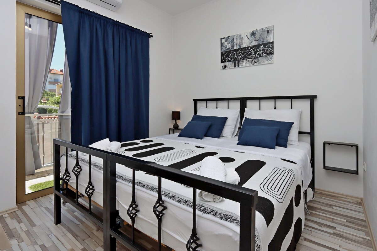 Chumba cha kulala, % {bold_end}: m 15