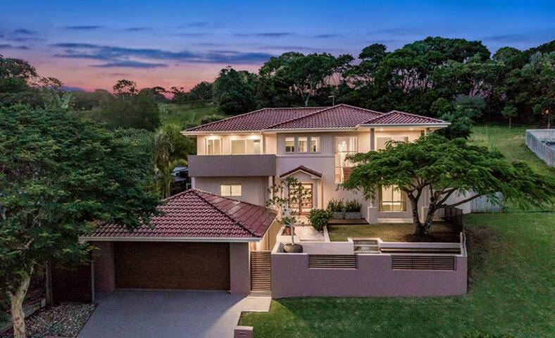 Family Entertainer + Pool – Luxury in Lennox Head gallery image 2