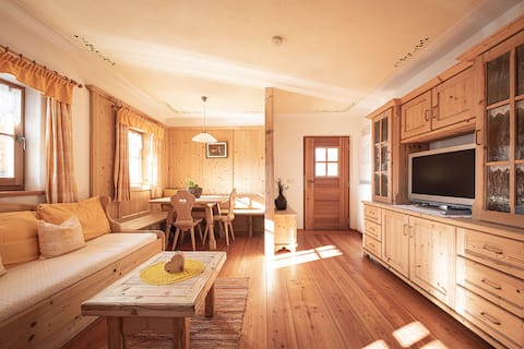 Top Airbnb: Kofler between the walls Apt. Himmelschlüssel in Sand In Taufers