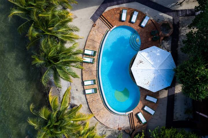 TBS Whole Complex- Beachside-20 Room Large Complex gallery image 2