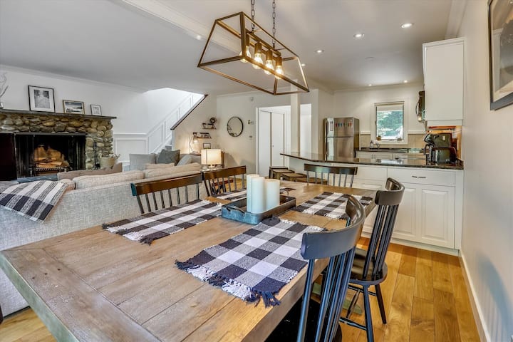 Topnotch Retreat: 3br, Fireplaces, A/c, Amenities! - Stowe, VT
