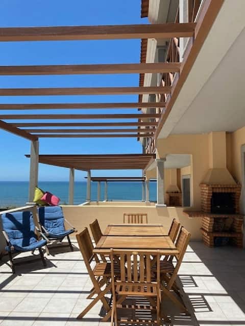 Popular Airbnb listing: Sunset House With Seaview & Terrace by Vacationy in União Das Freguesias De Pataias E Martingança