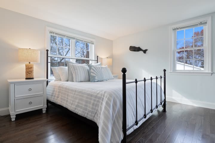 Pamje nga deti në dhomën e gjumit "Queen" në katin e dytë