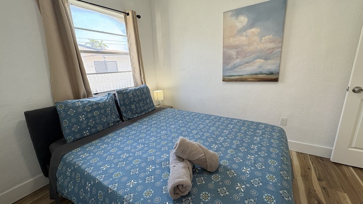 comfy queen bed bedroom