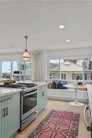 Amazing location! Luxurious ocean view cottage gallery image 5