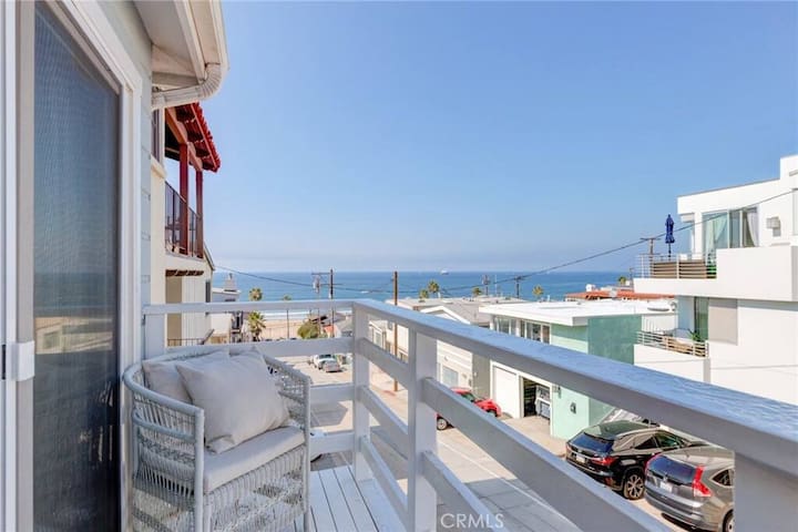 Amazing location! Luxurious ocean view cottage gallery image 2