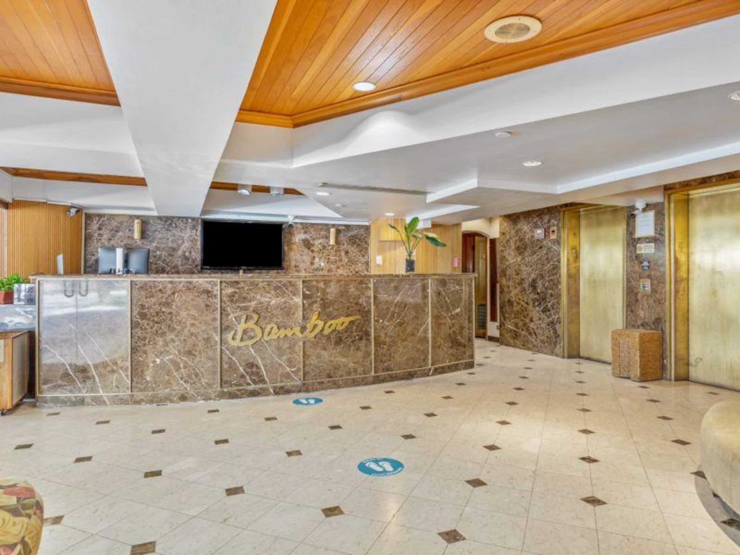 Condo in Honolulu · ★4.33 · Studio · 2 beds · 1 bath - Image 14