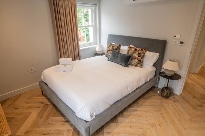 Beautiful 2 bed Fitzrovia flat set over 2 floors gallery image 2