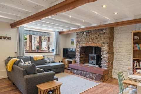 Beautiful Cottage, Parking, Central Dunster