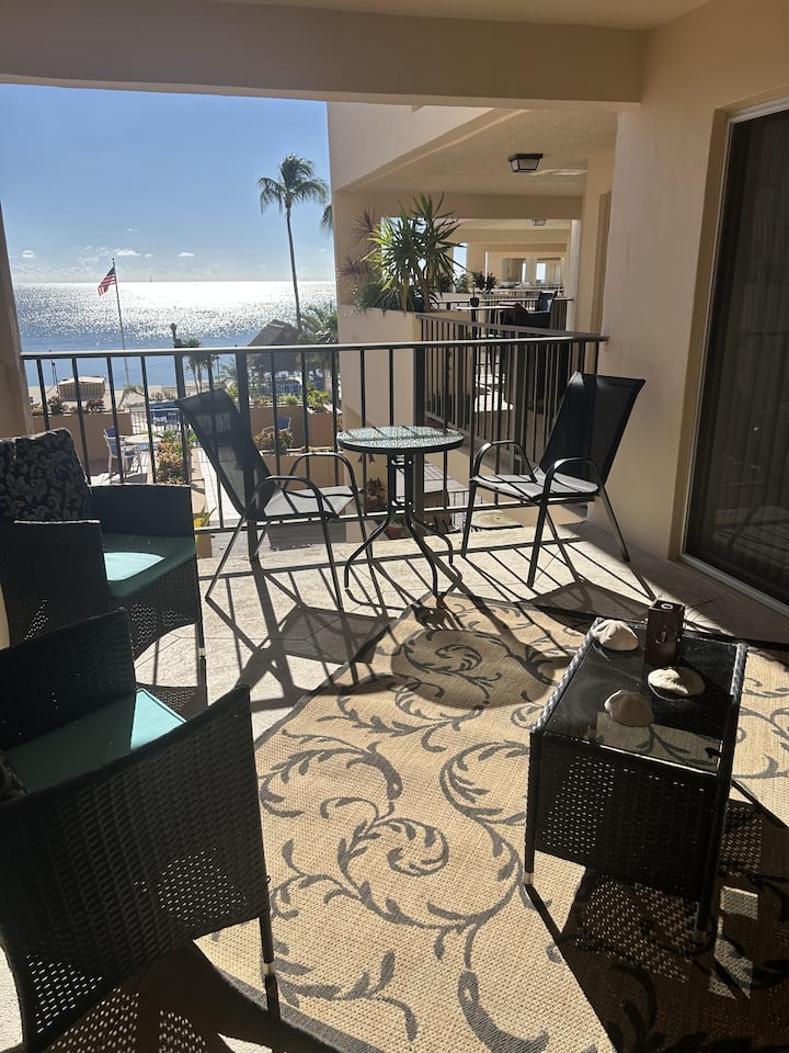 Darling Condo With Panoramic Views Of The Atlantic - Islamorada, FL