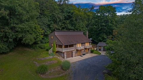 Maple Hill Lodge | Hot Tub + Views from Deck