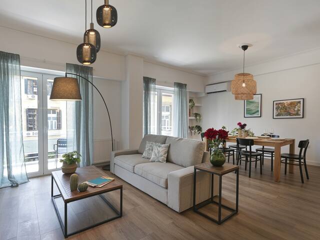 A Stunning Urban Sanctuary With A View