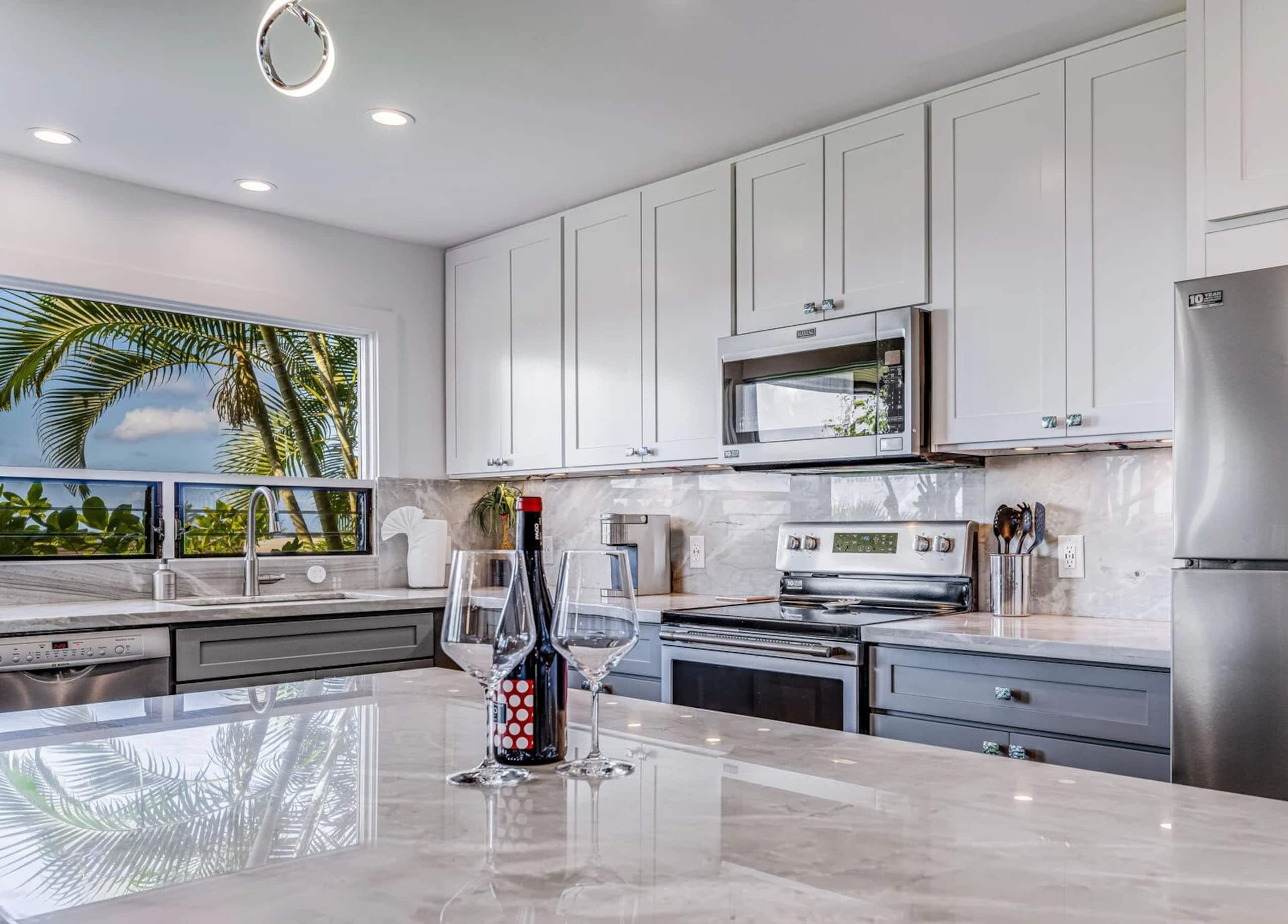 Condo in Kihei · ★4.98 · 1 bedroom · 2 beds · 2 baths - Image 16