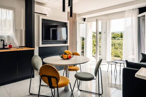 ANNA Spa electric fireplace garden view