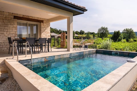 Villa Maria: Unforgettable Getaway