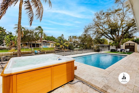 Uhost AI | 5BR Oasis | Pool, Hot Tub & BBQ Area