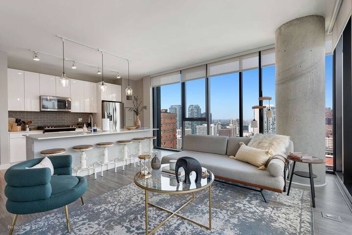 Gold Coast Gem: A 2BR Sanctuary w/ Stunning Views