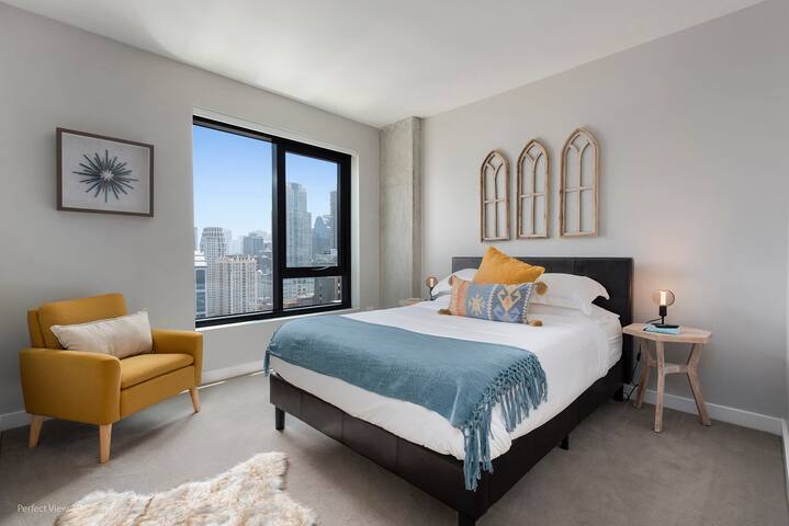 Gold Coast Gem: A 2BR Sanctuary w/ Stunning Views gallery image 3
