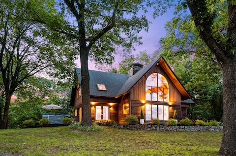 Private Estate w/Epic Views + Hot Tub + Lake