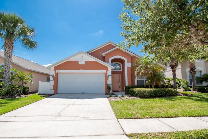 Spacious 4br Home In Kissimmee, Fl. - Kissimmee, FL