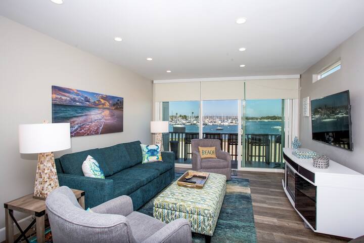 FALLing for Taylor’sTownhome ON THE BAY+ac+parking gallery image 3