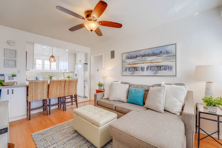 Cozy 2BR in South Mission – Steps from the Sand